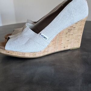 TOMS Women's Light Beige Wedge Shoes